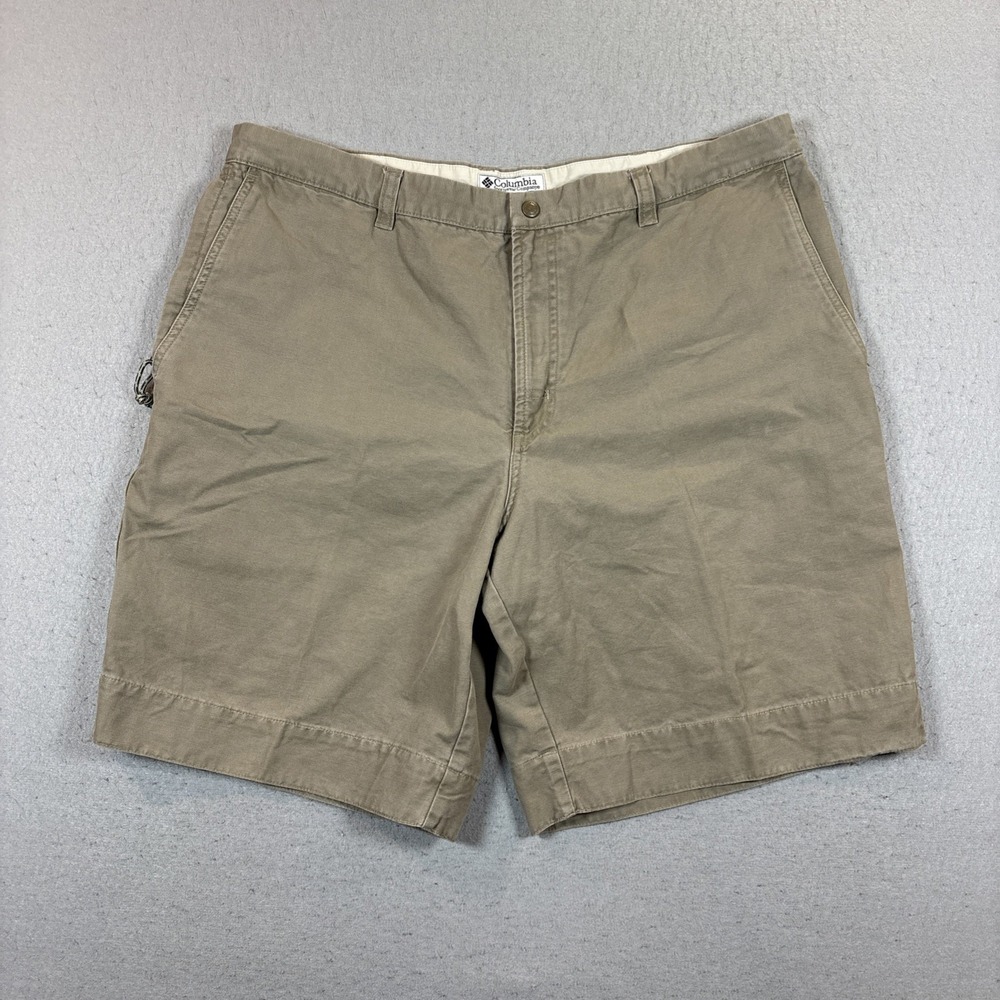 Columbia Hiking‎ Shorts Men's Size 40x8 Khaki Flat Front Stretch Comfort